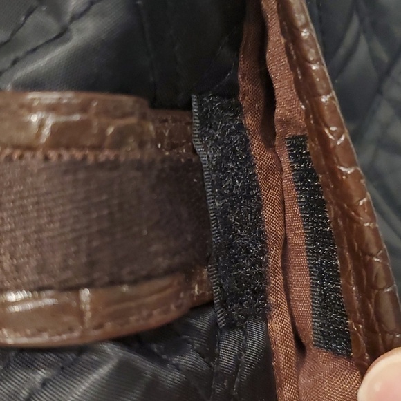 Avon classic quilted crossbody black with brown lining. Buckle front NWT… - Picture 6 of 11